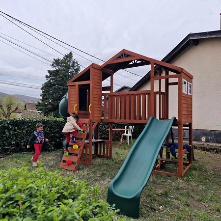 Le Relais Des Dames Bed & Breakfast Neuville sur Saone Bagian luar foto