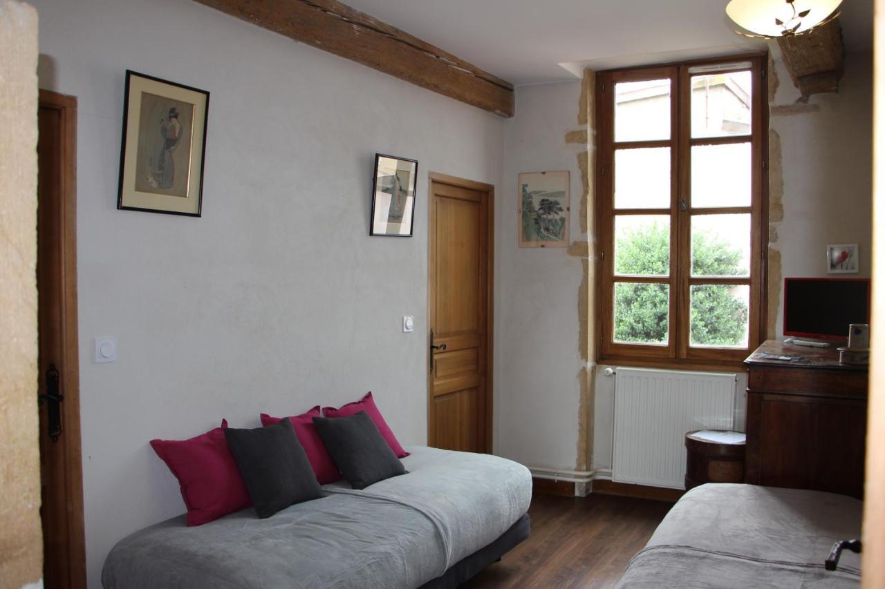 Le Relais Des Dames Bed & Breakfast Neuville sur Saone Bagian luar foto