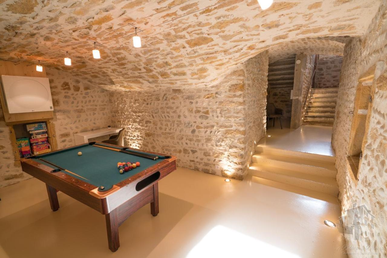 Le Relais Des Dames Bed & Breakfast Neuville sur Saone Bagian luar foto