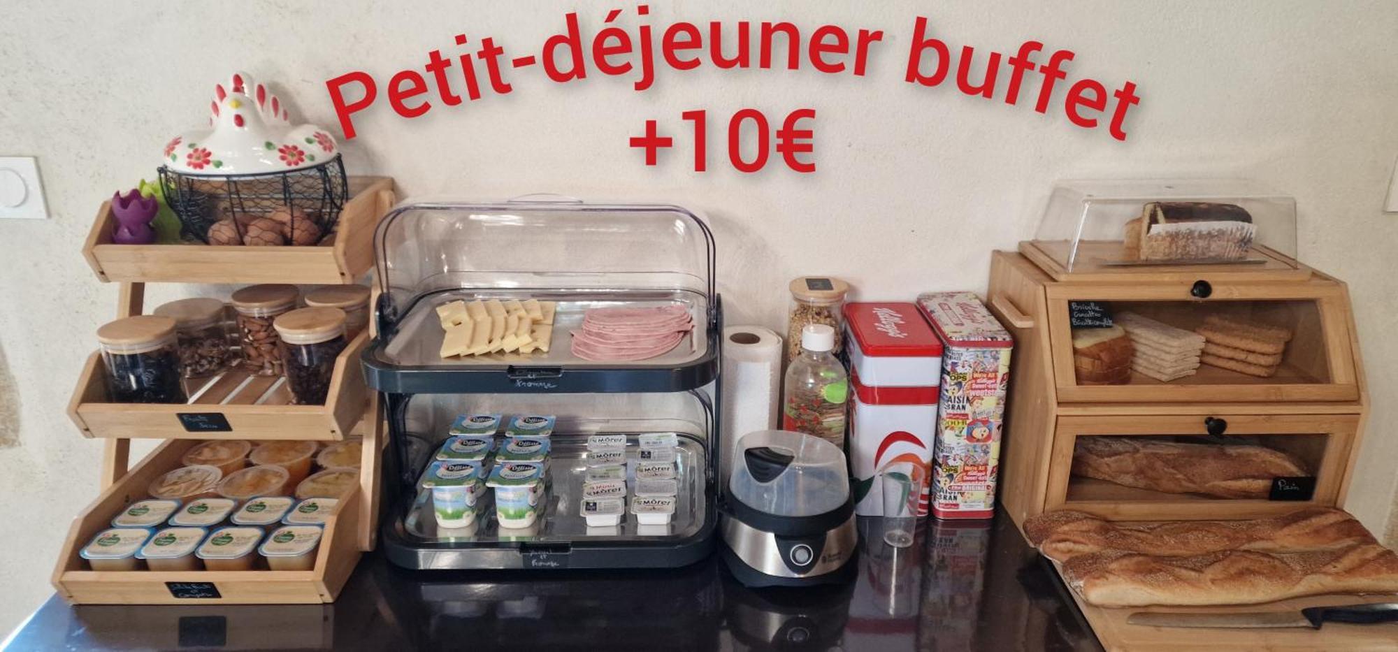 Le Relais Des Dames Bed & Breakfast Neuville sur Saone Bagian luar foto