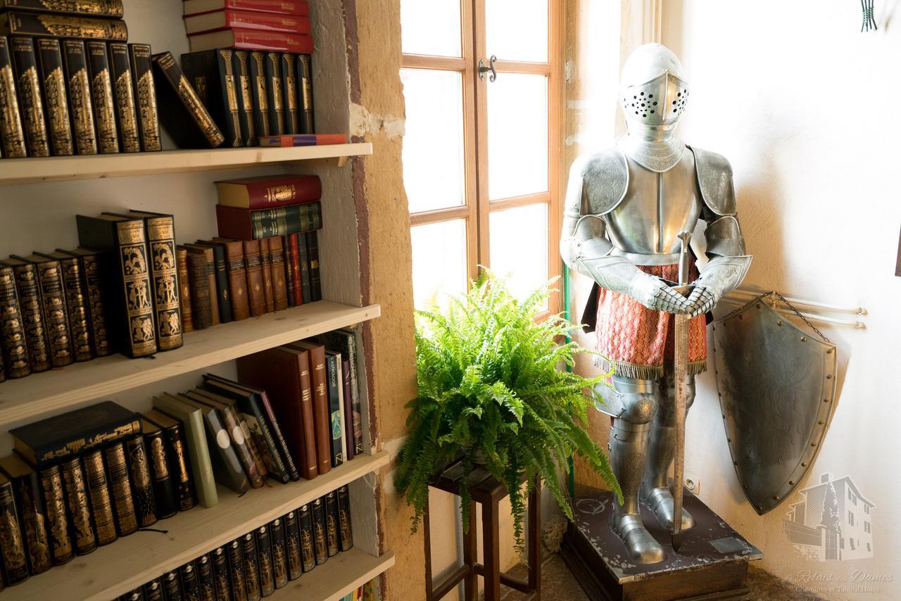 Le Relais Des Dames Bed & Breakfast Neuville sur Saone Bagian luar foto