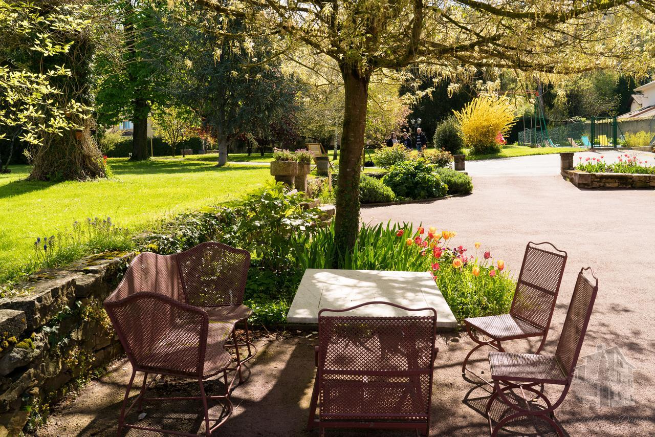 Le Relais Des Dames Bed & Breakfast Neuville sur Saone Bagian luar foto