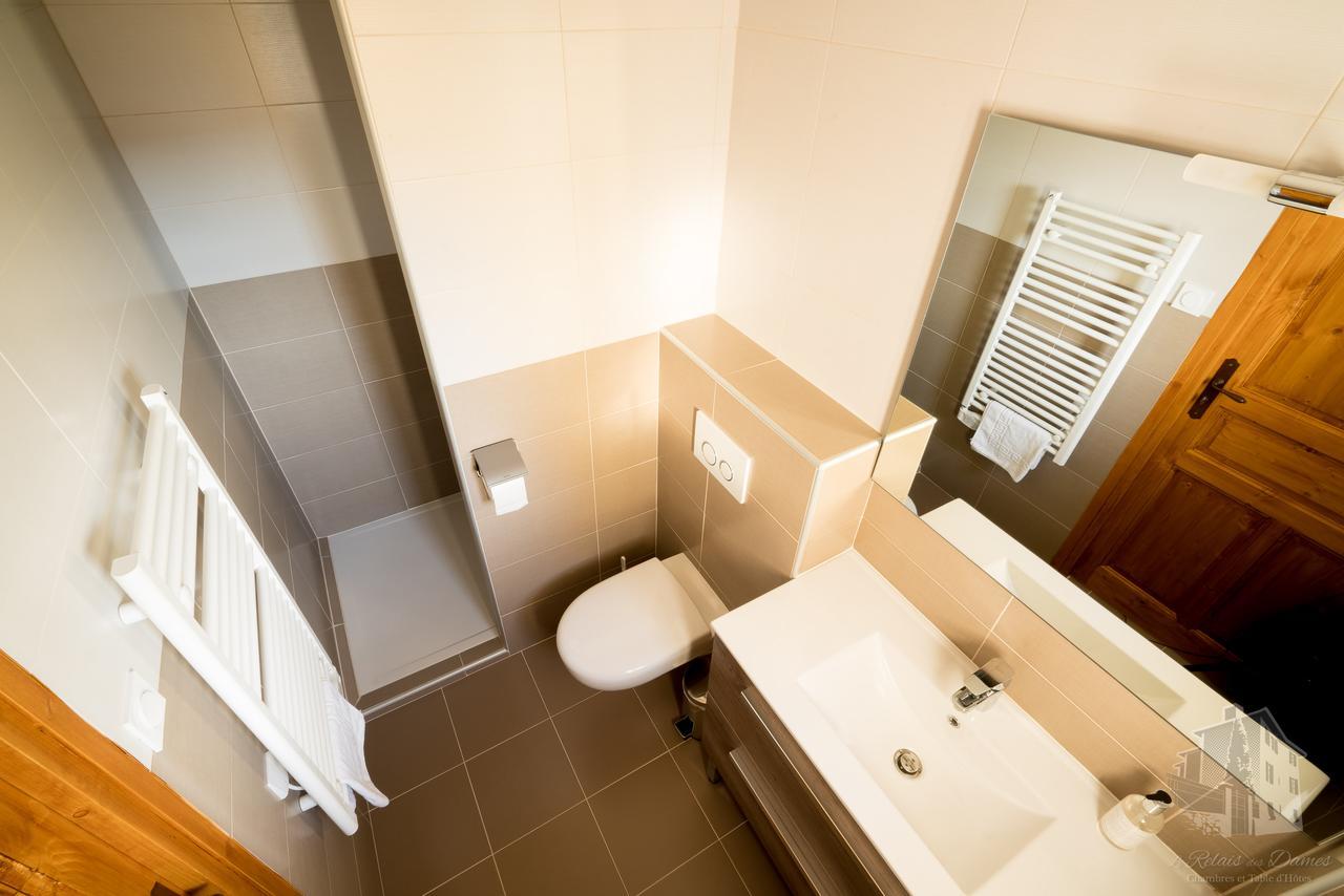 Le Relais Des Dames Bed & Breakfast Neuville sur Saone Bagian luar foto