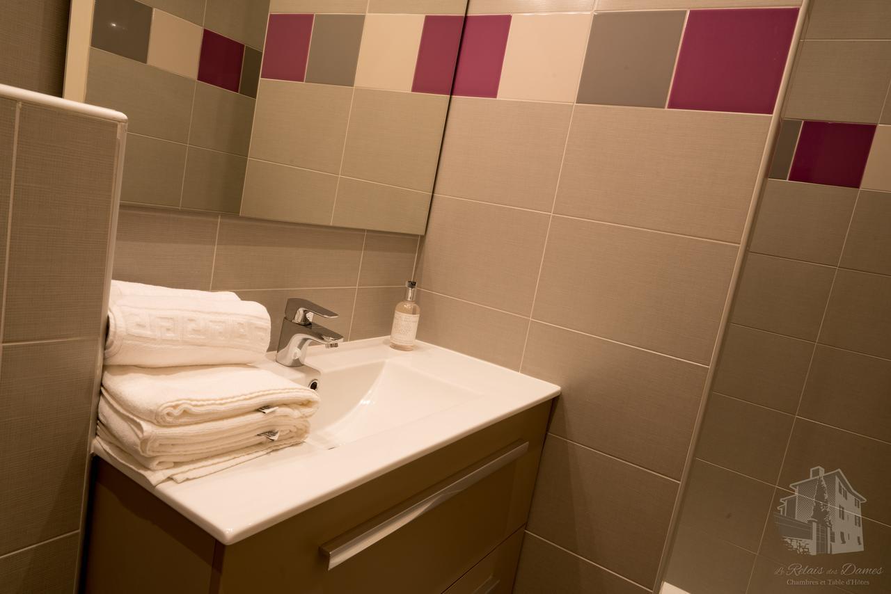 Le Relais Des Dames Bed & Breakfast Neuville sur Saone Bagian luar foto